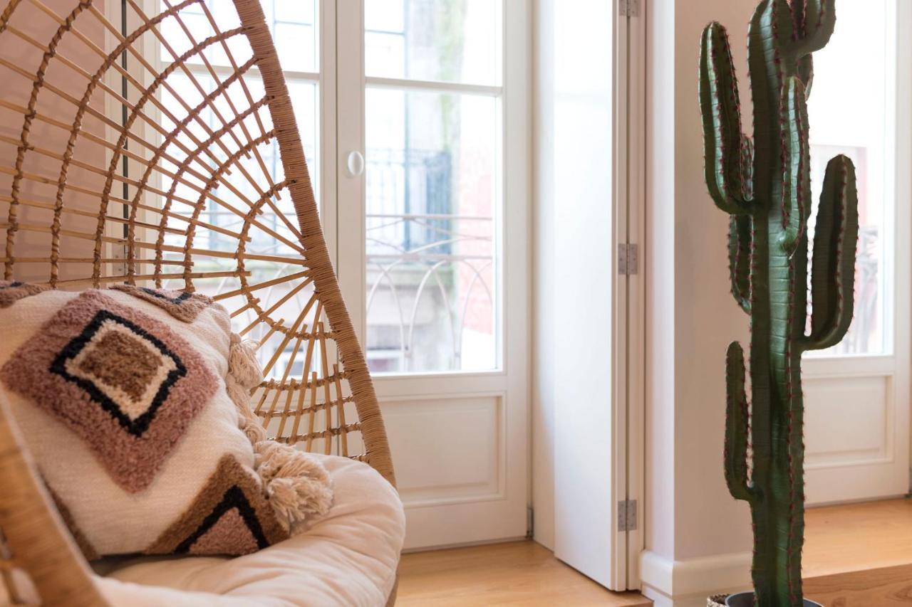 Mouzinho Luxury 3BR Flat l 5 min Walk to Ribeira by Lovelystay Porto Exterior foto