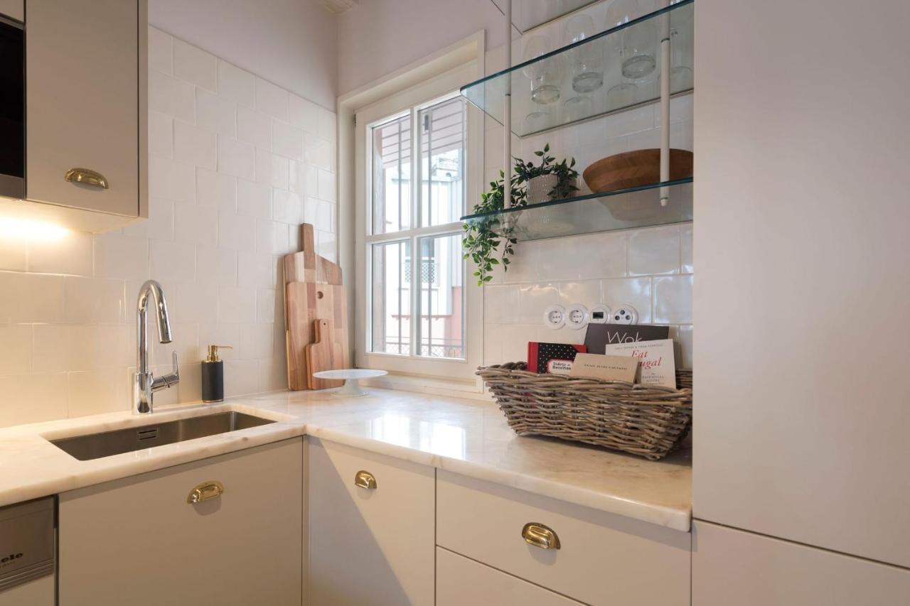 Mouzinho Luxury 3BR Flat l 5 min Walk to Ribeira by Lovelystay Porto Exterior foto